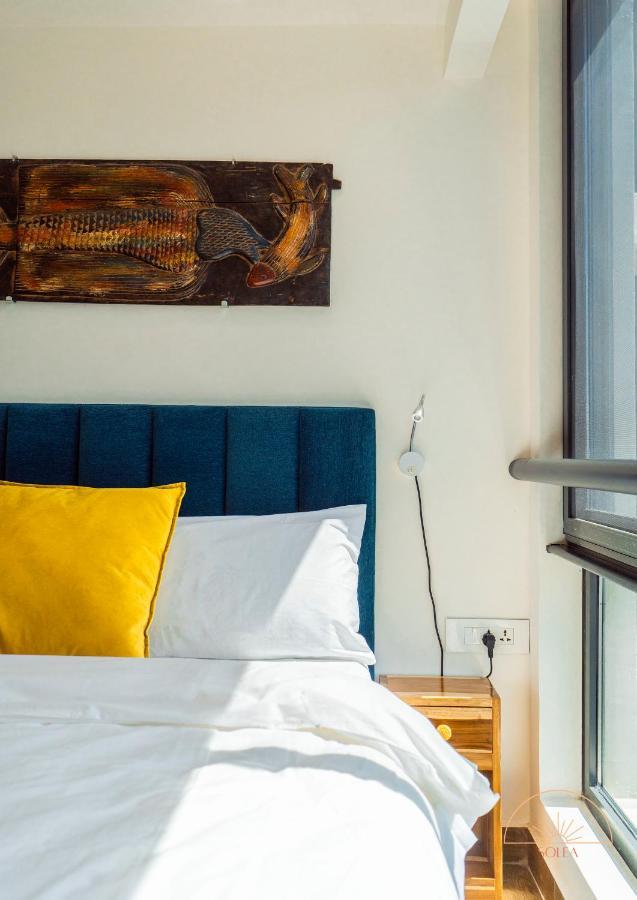 Solea 1 Bedroom Apartment - Central, Comfortable, Cozy, Balcony, Pool, Gym Accra Exterior photo