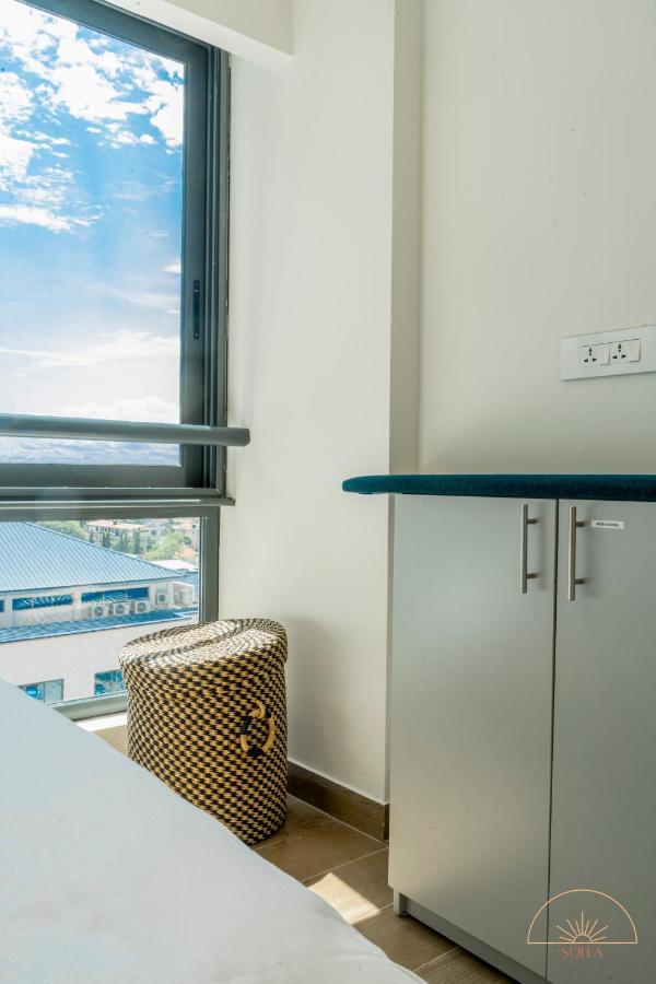 Solea 1 Bedroom Apartment - Central, Comfortable, Cozy, Balcony, Pool, Gym Accra Exterior photo