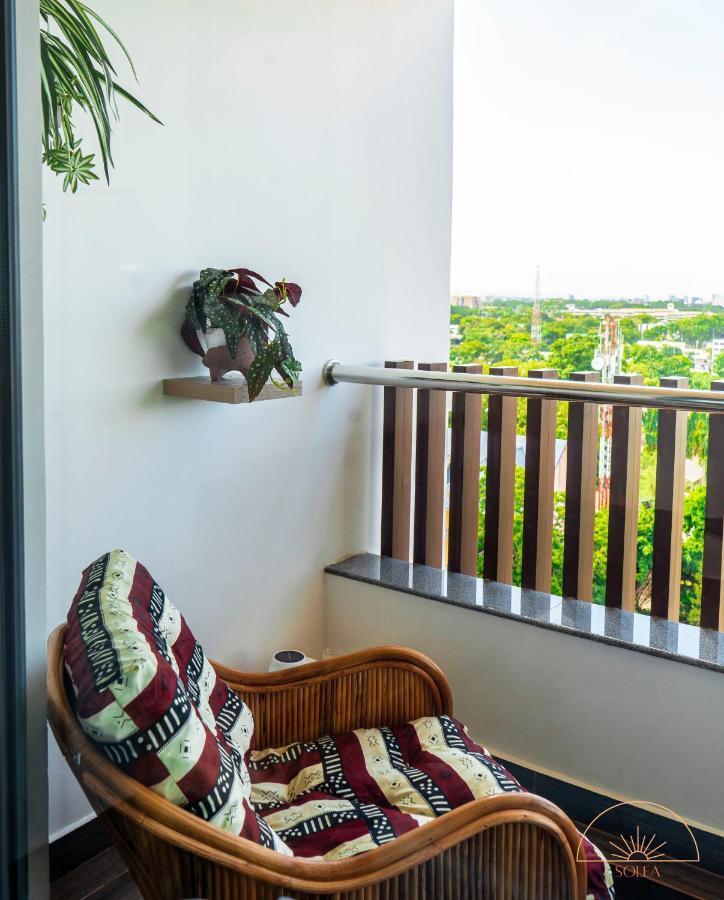 Solea 1 Bedroom Apartment - Central, Comfortable, Cozy, Balcony, Pool, Gym Accra Exterior photo
