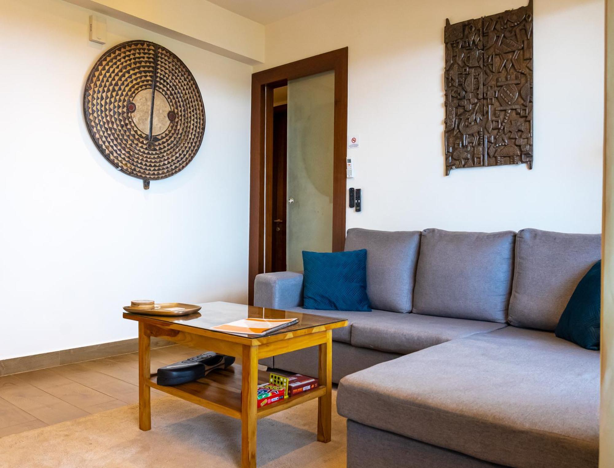 Solea 1 Bedroom Apartment - Central, Comfortable, Cozy, Balcony, Pool, Gym Accra Exterior photo